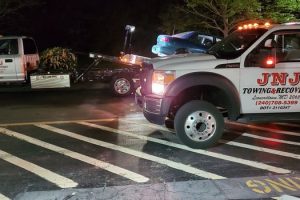 Box Truck Towing in White Point Beach Maryland